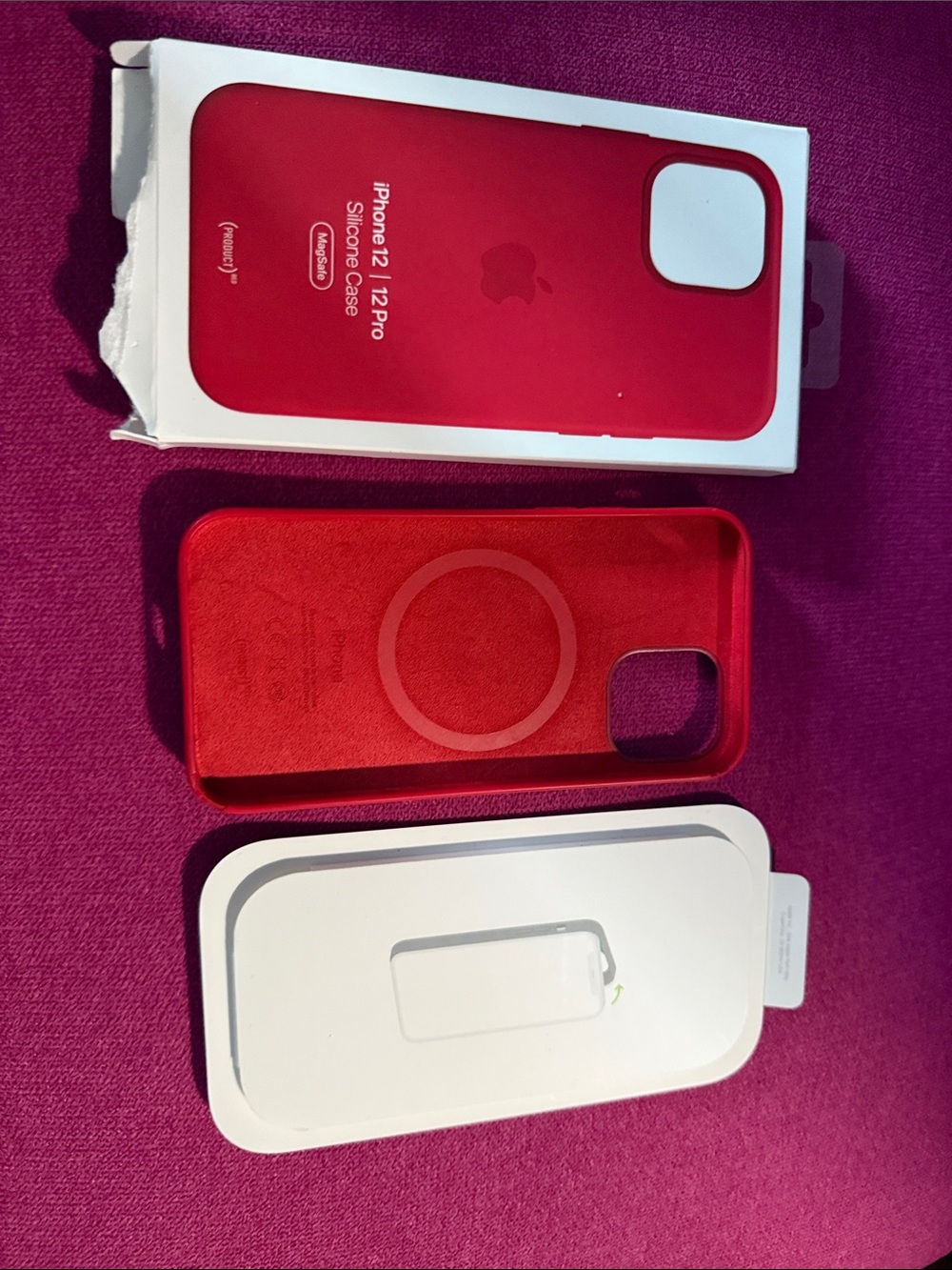 Apple iPhone 12 / 12 Pro Silicone Case - Red